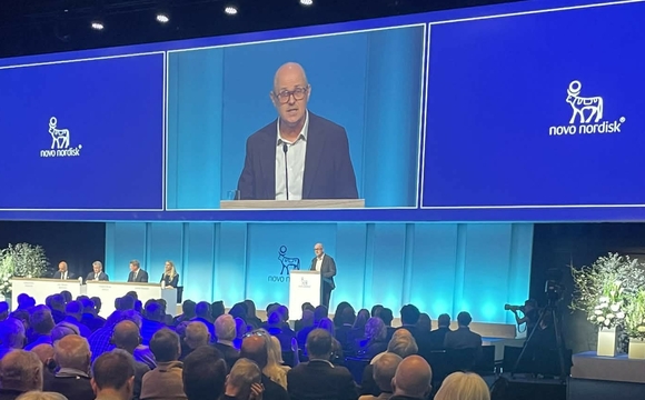 Billede af Mikael Bak til Novos generalforsamling.